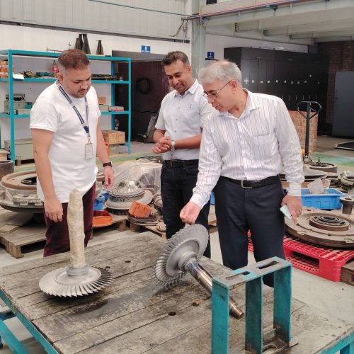 IUB EEE Students and Faculty Explore Industrial Motor and Turbine Repair Facility