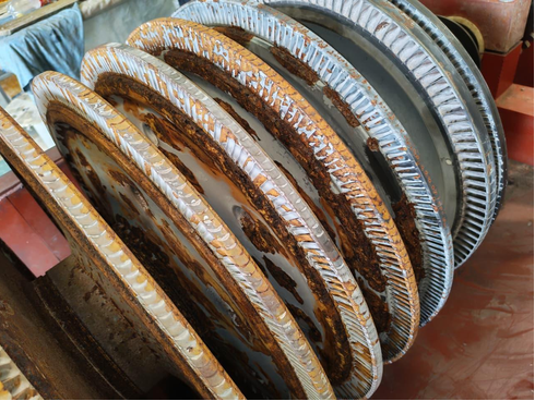 Steam turbine blades mechanical cleaning